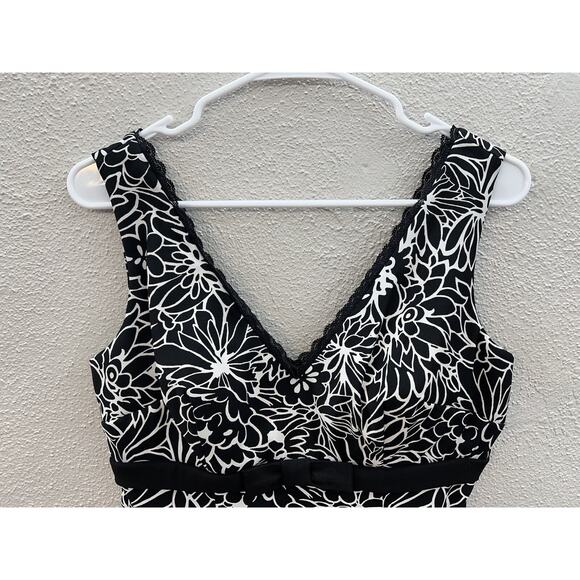 Womens Connected Apparel Dress Size 6 Petite Black and White Floral V-Neck - Picture 2 of 11